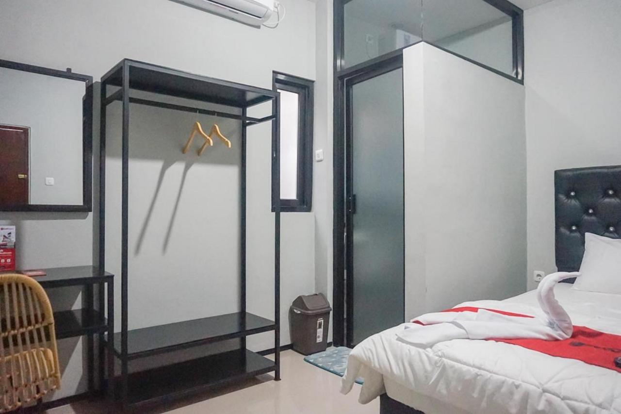 Reddoorz Plus @ Kalpataru 말랑 외부 사진